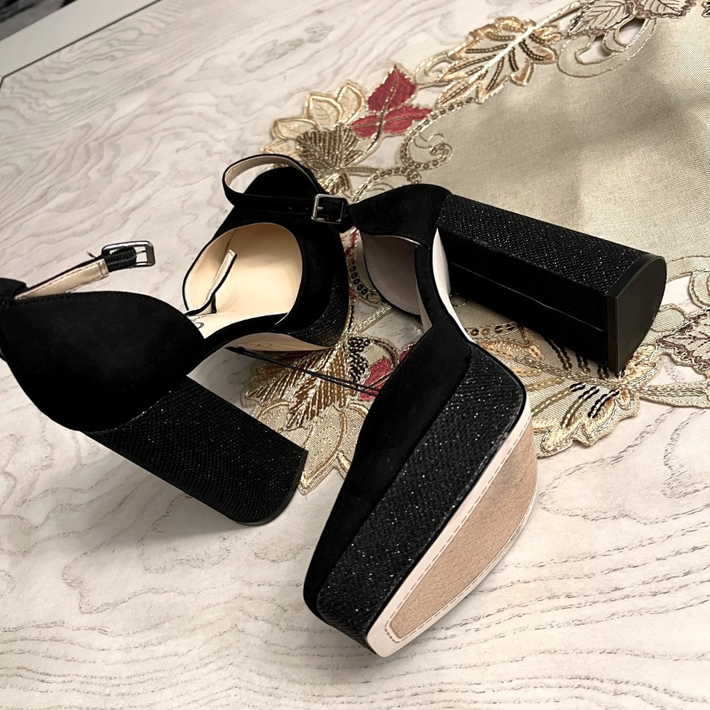 Beautiful Jessica Simpson plata form pumps
